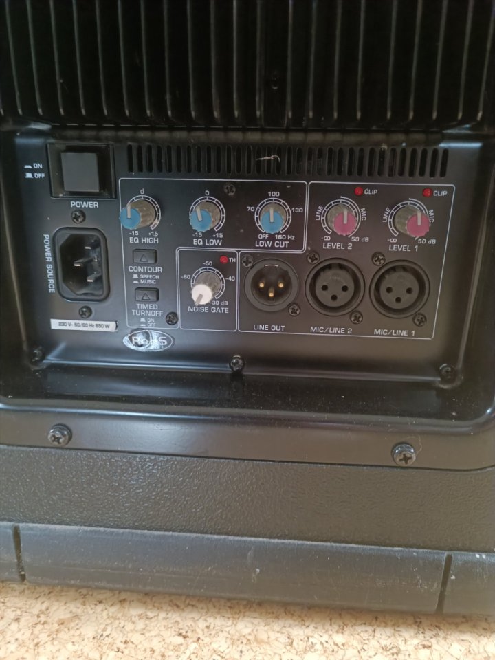 Altavoz activo Behringer Eurolive B1220DSP de segunda mano · Foto 1 de 4 · A Coruña · 150 €