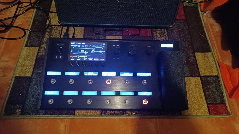 Line 6 helix floor de segunda mano · Foto 1 de 4 · Tarragona · 800 €