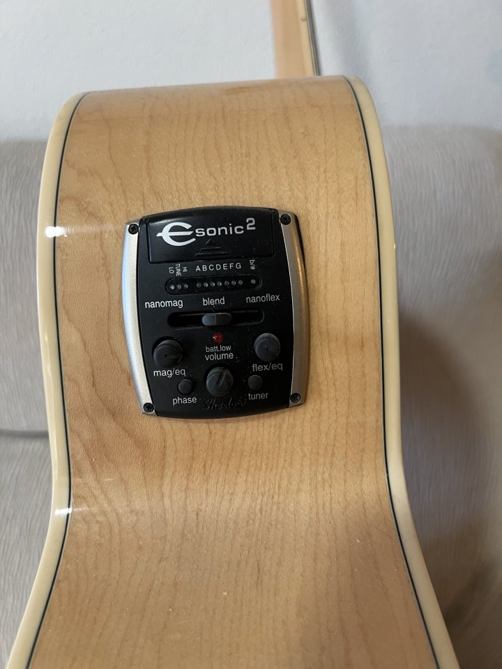 Vendo Epiphone EJ-200 de segunda mano · Foto 4 de 6 · Alicante · 380 €