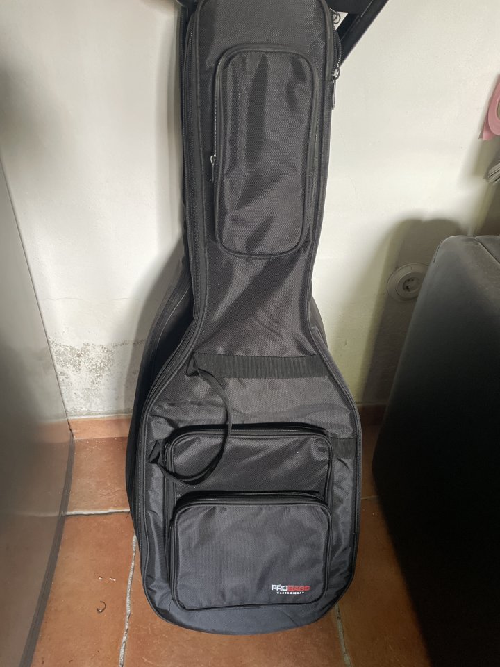 Funda semi dura PROBAGS de segunda mano · Foto 1 de 3 · Navarra · 39 €