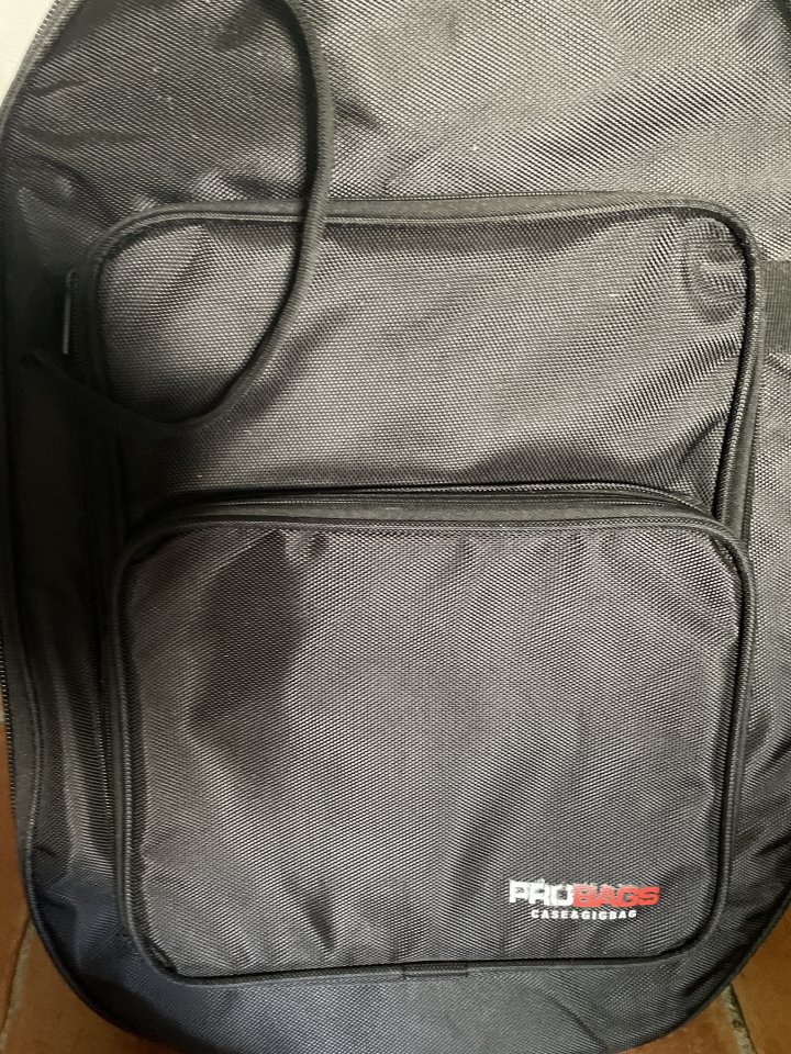 Funda semi dura PROBAGS de segunda mano · Foto 2 de 3 · Navarra · 39 €