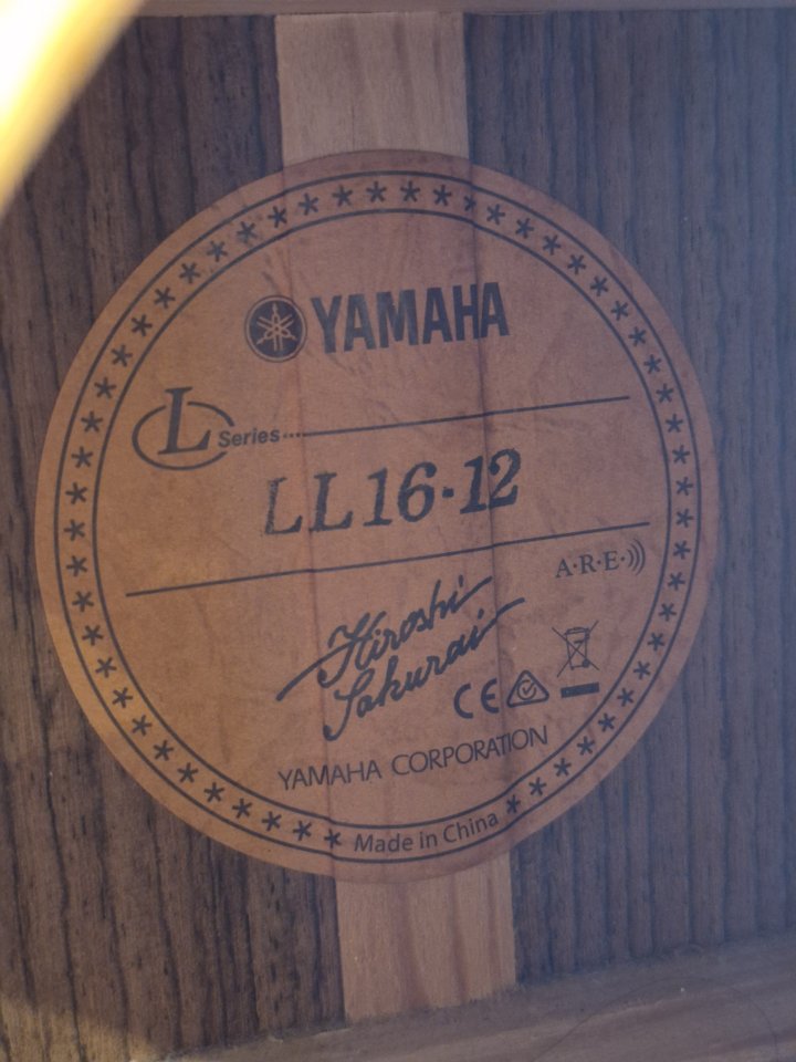 Yamaha LL16-12 ARE – 12 cuerdas – funda original + cejilla G7th de segunda mano · Foto 8 de 10 · Bizkaia · 850 €