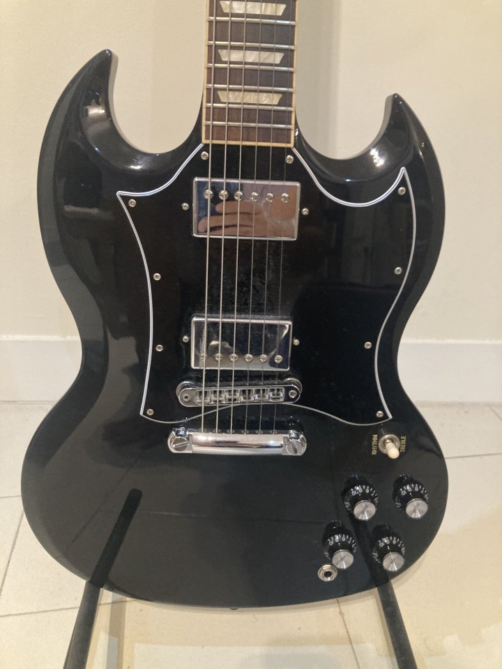 Gibson SG Standar Black de segunda mano · Foto 4 de 10 · Madrid · 970 €