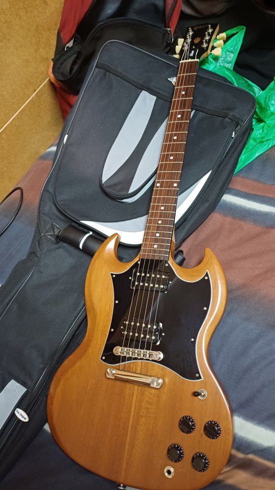 Gibson sg tribute de segunda mano · Foto 1 de 6 · Barcelona · 900 €
