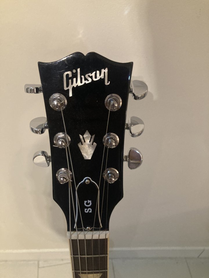 Gibson SG Standar Black de segunda mano · Foto 5 de 10 · Madrid · 970 €