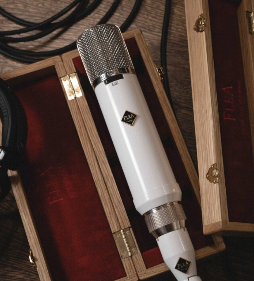 Flea M 251 Tube (nuevo sin desprecintar) de segunda mano · Foto 1 de 3 · Madrid · 3995 €