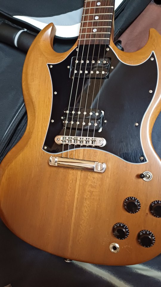 Gibson sg tribute de segunda mano · Foto 2 de 6 · Barcelona · 900 €