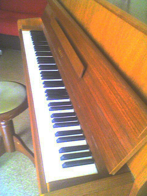 PIANO vertical YAMAHA M1J