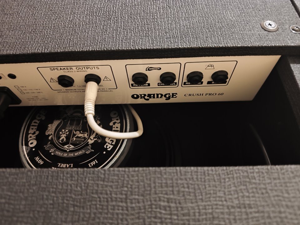 Amplificador Orange Crush 60 Pro.