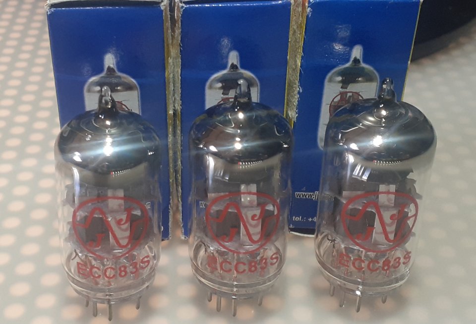 JJ Electronic Ecc 83 S/El 84 de segunda mano · Foto 2 de 3 · Asturias · 27 €