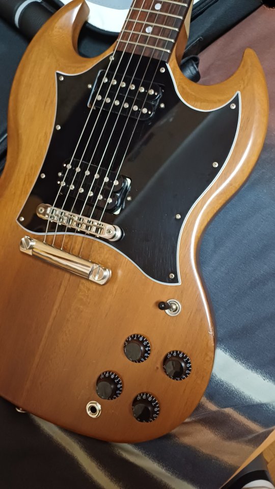 Gibson sg tribute de segunda mano · Foto 3 de 6 · Barcelona · 900 €