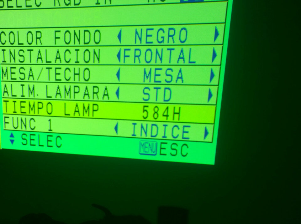 Proyector Panasonic PT-L512E + bolsa transporte