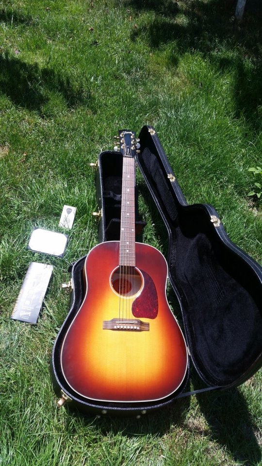 Gibson j45 edición limitada de segunda mano · Foto 1 de 7 · Segovia · 1700 €