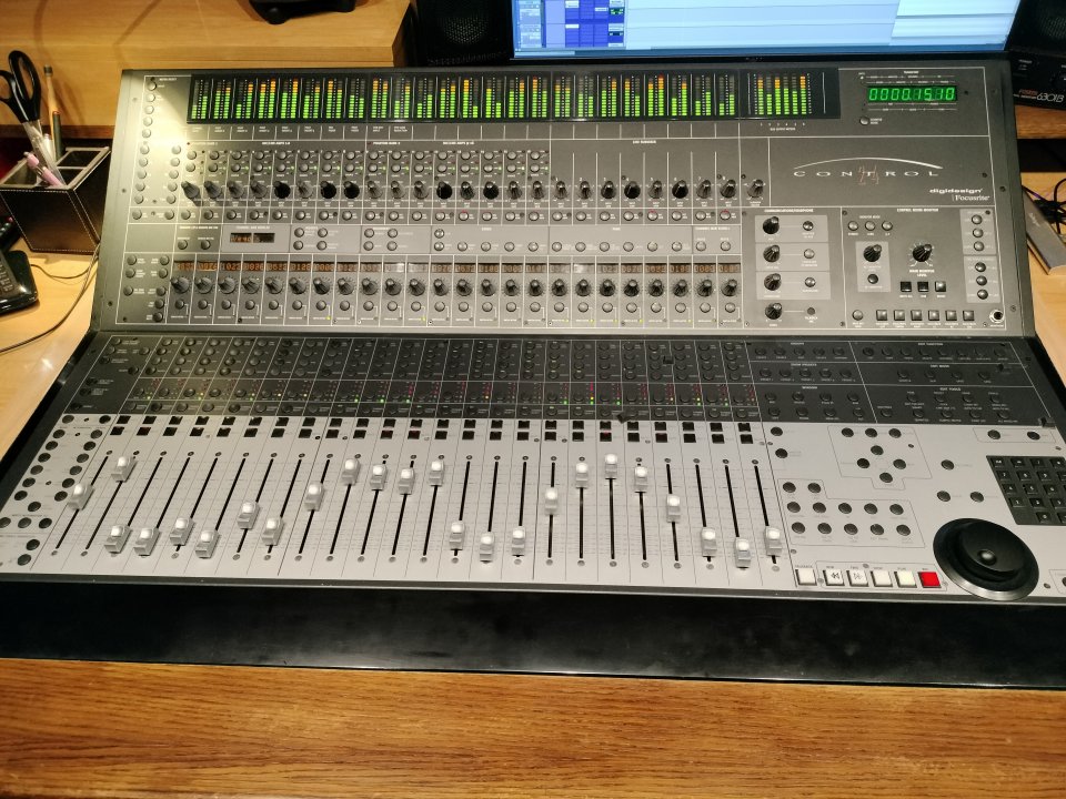 Mesa de mezclas / contolador Digidesign Control 24