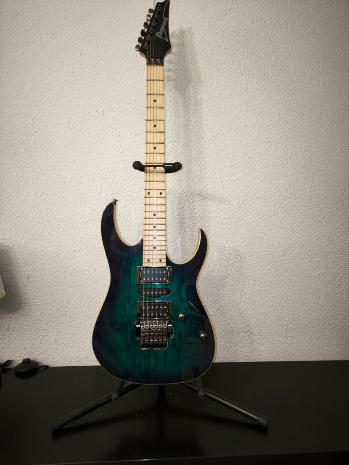 Guitarra Ibanez de segunda mano · Foto 1 de 10 · Madrid · 430 €