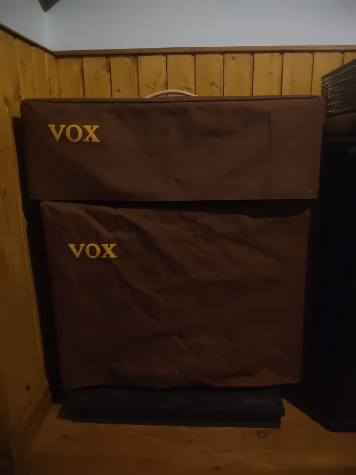 VOX AC30HWH + V212HWX 2x12 Alnico Blue (Hand-Wired) de segunda mano · Foto 2 de 4 · Bizkaia · 1700 €