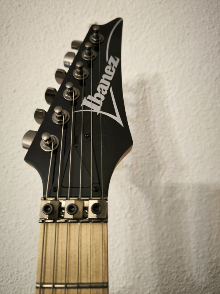 Guitarra Ibanez de segunda mano · Foto 2 de 10 · Madrid · 430 €