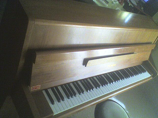 PIANO vertical YAMAHA M1J