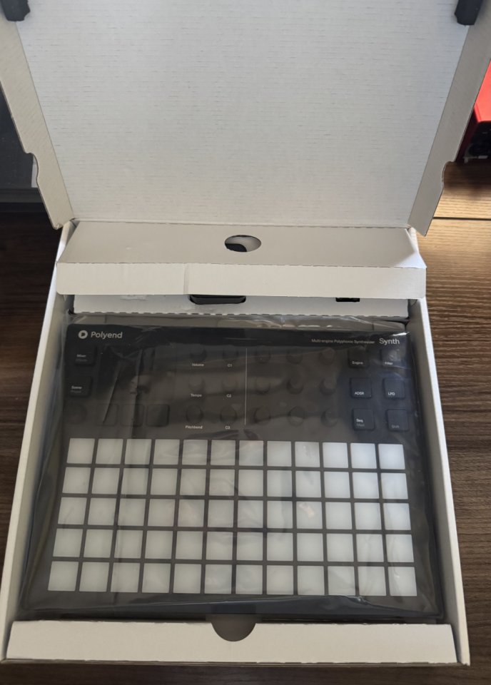 Sintetizador Polyend Synth de segunda mano · Foto 6 de 6 · Cáceres · 325 €