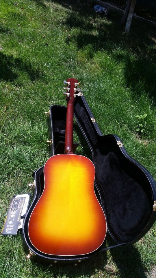 Gibson j45 edición limitada de segunda mano · Foto 5 de 7 · Segovia · 1700 €