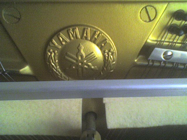 PIANO vertical YAMAHA M1J