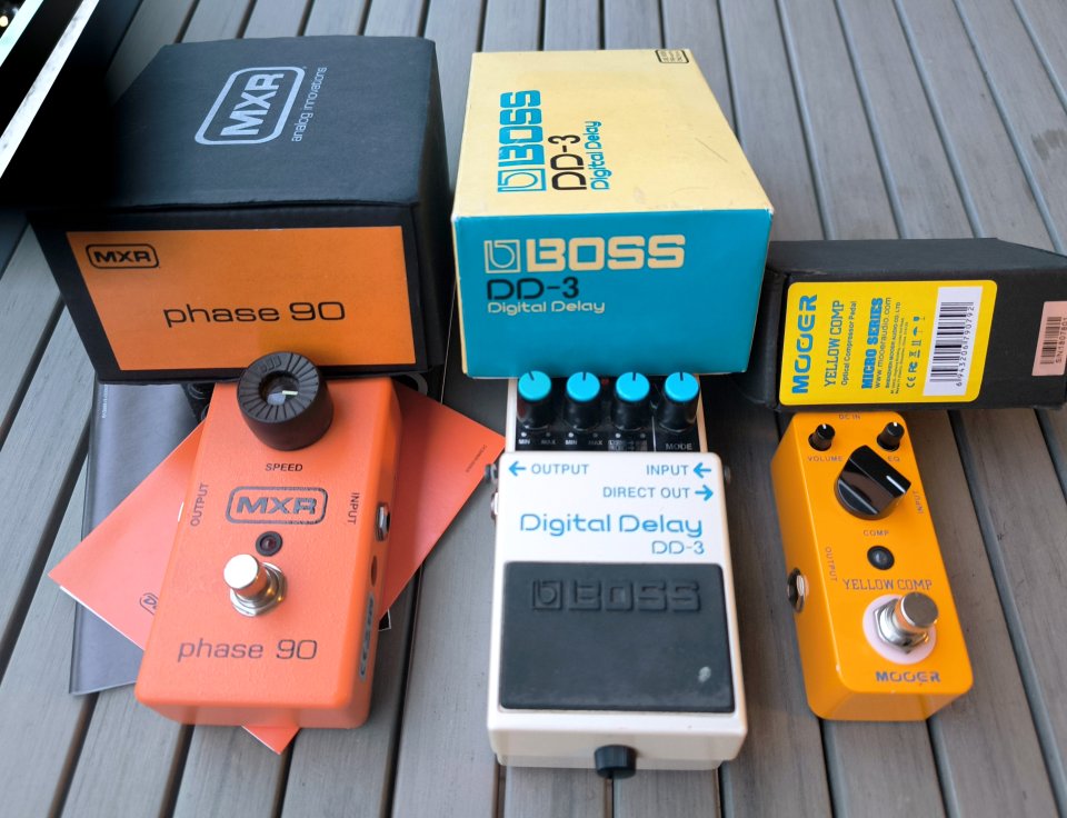 Pedales de calidad como nuevos: Phase 90, boss dd3 y mooer yellow