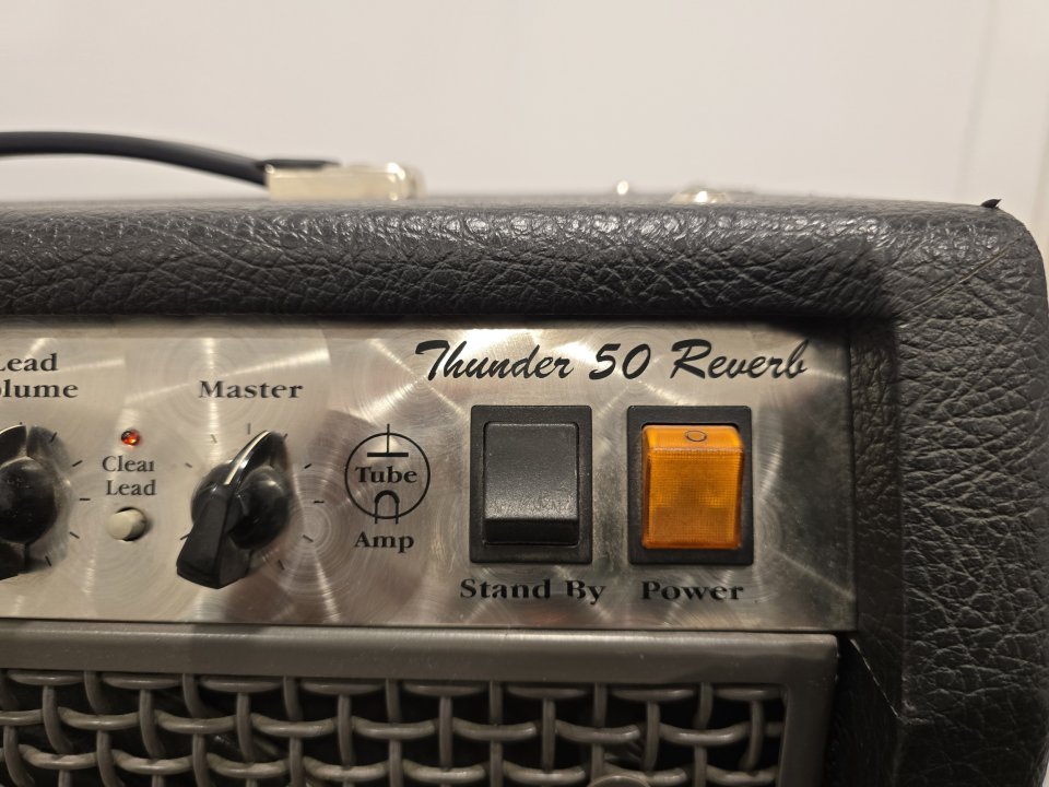 Amplificador Guitarra ENGL Thunder 50 Reverb con foot pedal orignal