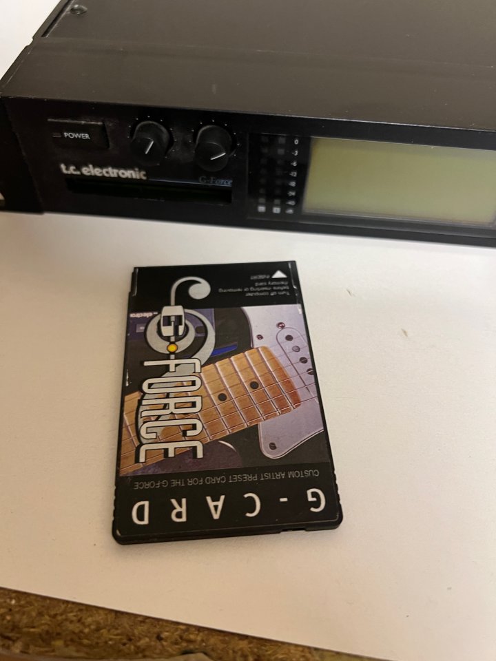 Varios : Dunlop Cry Baby,Roland,Boss,Behringer ,G-force, Lexicon ,Fxunits.