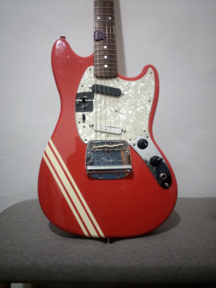 Fender Mustang Japan competition o cambio por telecaster