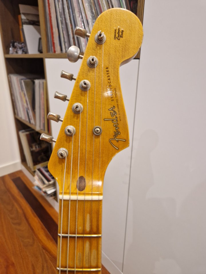 Fender Custom Shop 1955 Stratocaster heavy relic 2TS (2023) de segunda mano · Foto 3 de 10 · Pontevedra · 3499 €