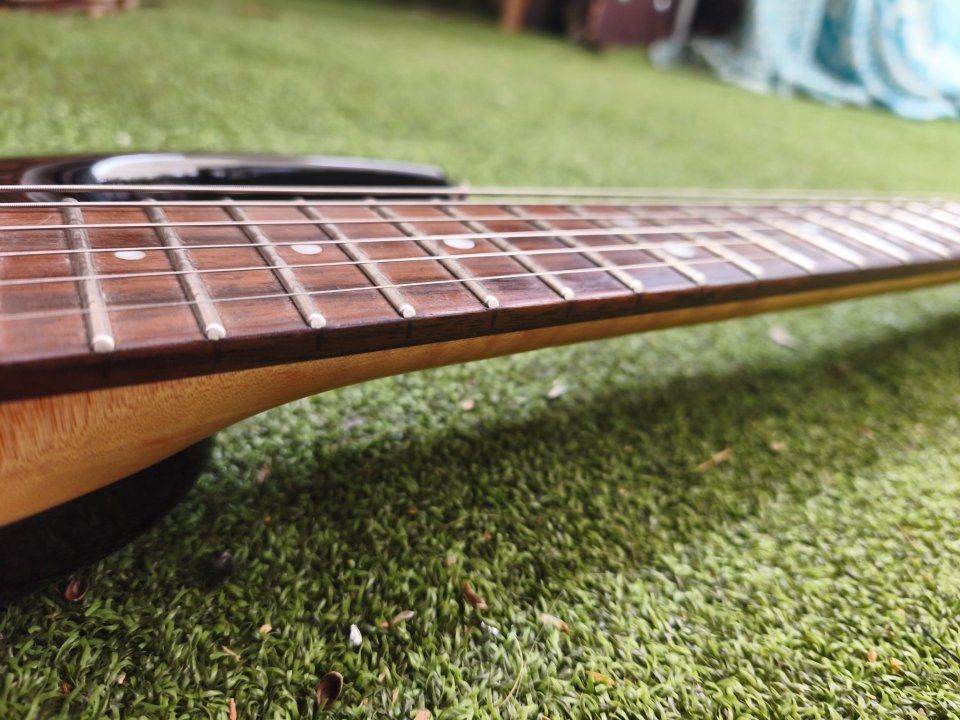 Guitarra Lag Arkane Blk de segunda mano · Foto 4 de 9 · Alicante · 195 €