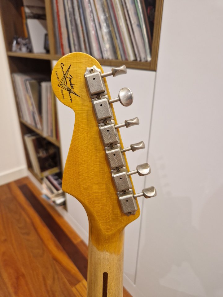 Fender Custom Shop 1955 Stratocaster heavy relic 2TS (2023) de segunda mano · Foto 4 de 10 · Pontevedra · 3499 €