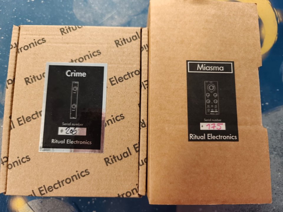 Miasma + Crime de segunda mano · Foto 1 de 3 · Lleida · 170 €