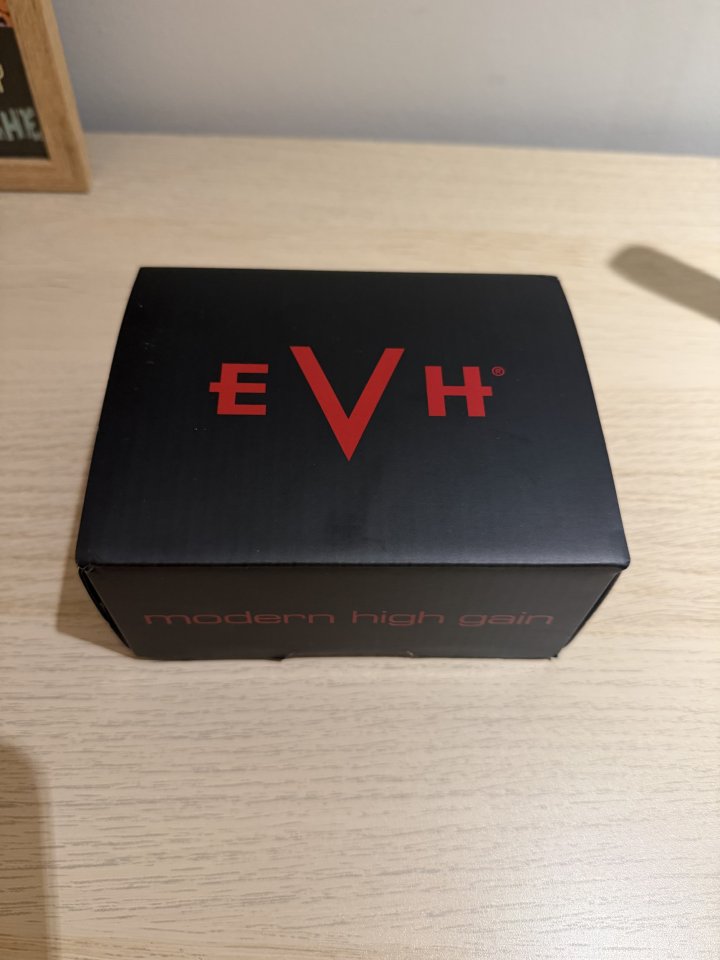 Pedal EVH Modern High Gain Rojo de segunda mano · Foto 3 de 3 · Valencia · 150 €