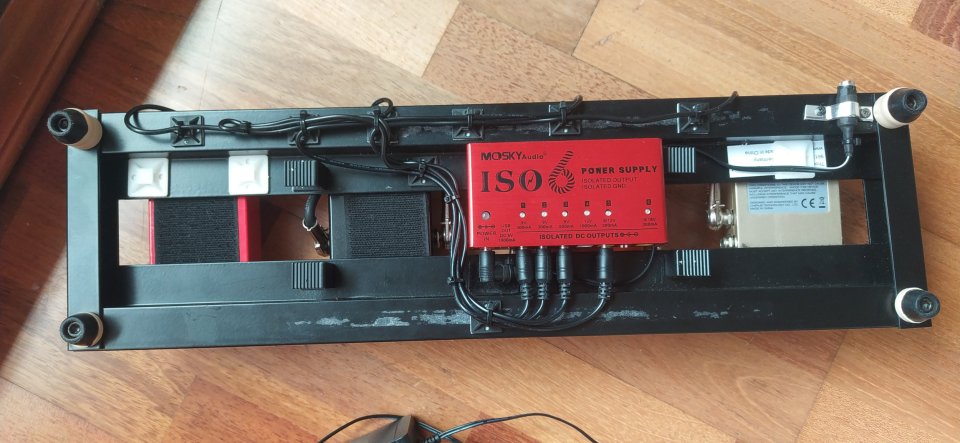 Pedales+fuente+ prdalboard de segunda mano · Foto 3 de 5 · Pontevedra · 175 €