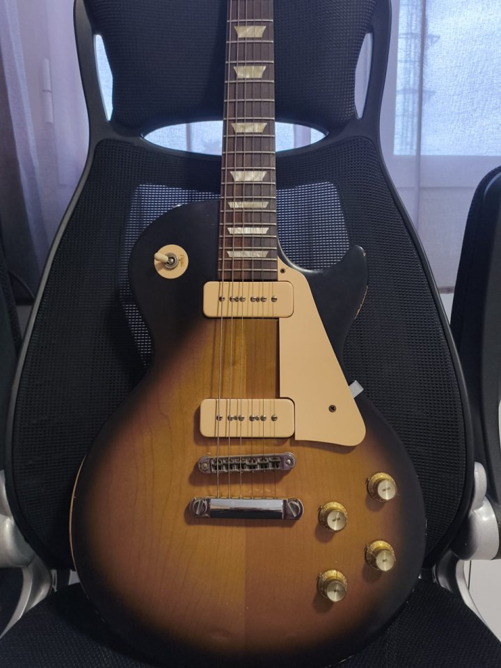 o Vendo Gibson Les Paul Studio Tribute 60s de segunda mano · Foto 2 de 3 · Jaén