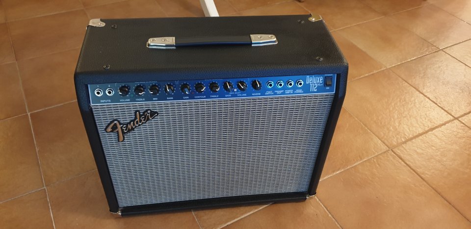 Amplificador Fender Deluxe 112 plus