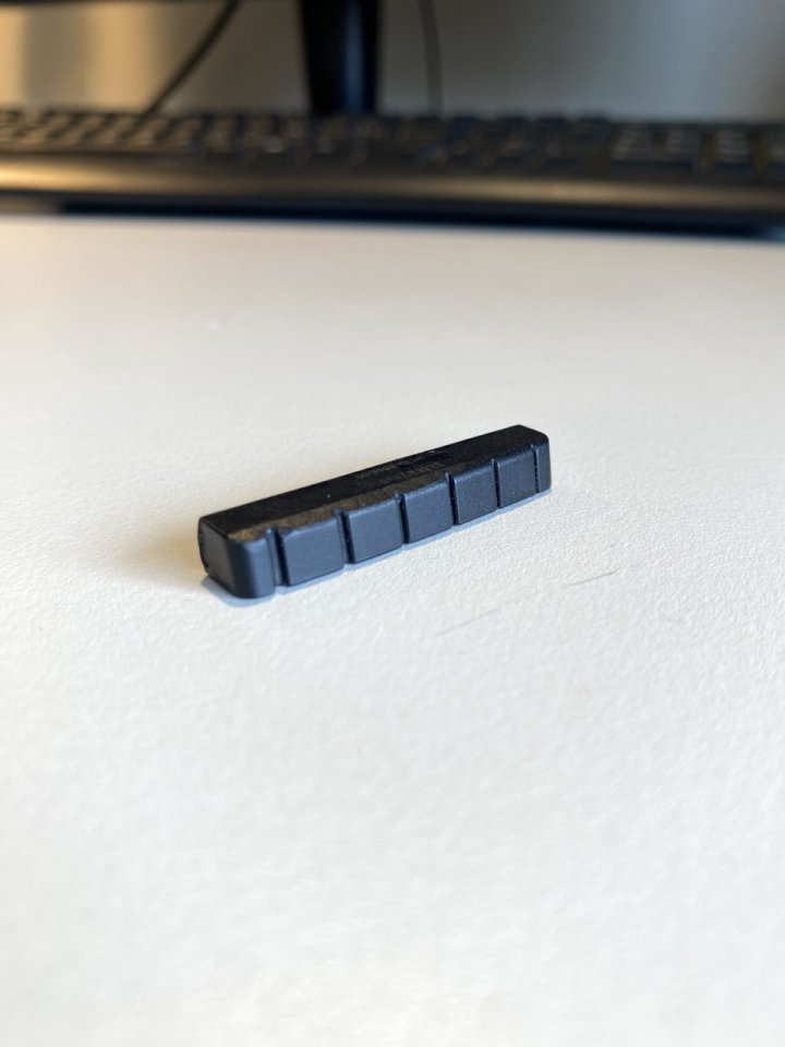 Cejilla Guitarra Graph Tech Black Tusq de segunda mano · Foto 1 de 2 · Barcelona · 10 €