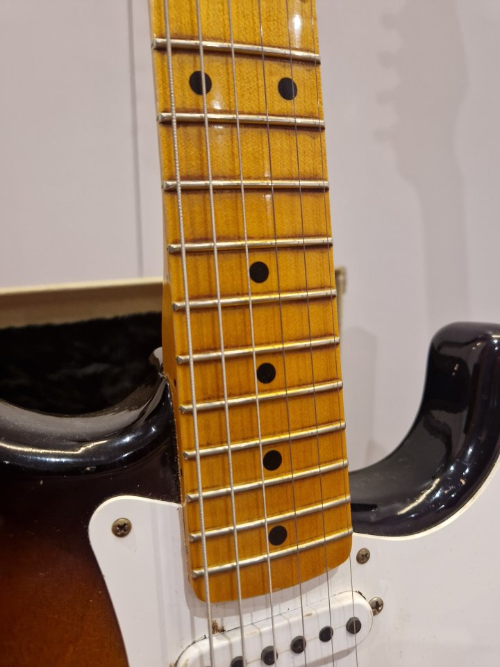 Fender Custom Shop 1955 Stratocaster heavy relic 2TS (2023) de segunda mano · Foto 7 de 10 · Pontevedra · 3499 €