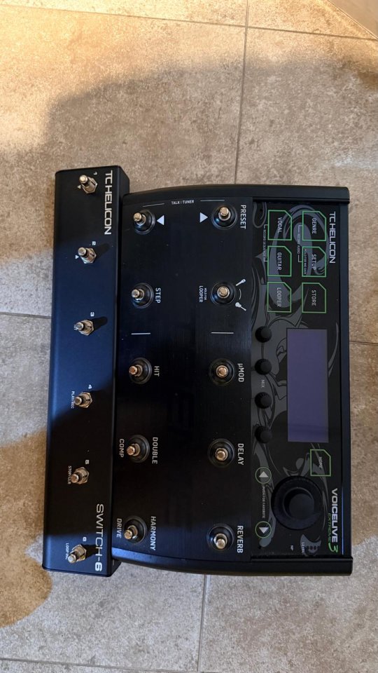 TC-Helicon VoiceLive 3 Extreme Bundle de segunda mano · Foto 1 de 7 · Cáceres · 450 €