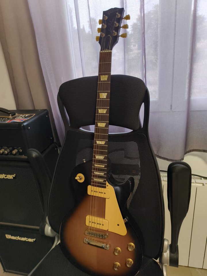 o Vendo Gibson Les Paul Studio Tribute 60s de segunda mano · Foto 3 de 3 · Jaén