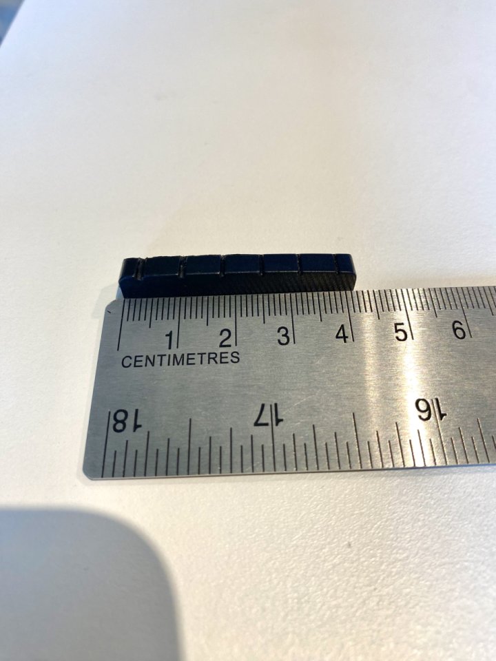 Cejilla Guitarra Graph Tech Black Tusq de segunda mano · Foto 2 de 2 · Barcelona · 10 €