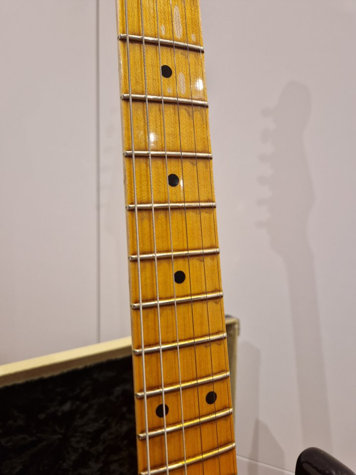 Fender Custom Shop 1955 Stratocaster heavy relic 2TS (2023) de segunda mano · Foto 8 de 10 · Pontevedra · 3499 €