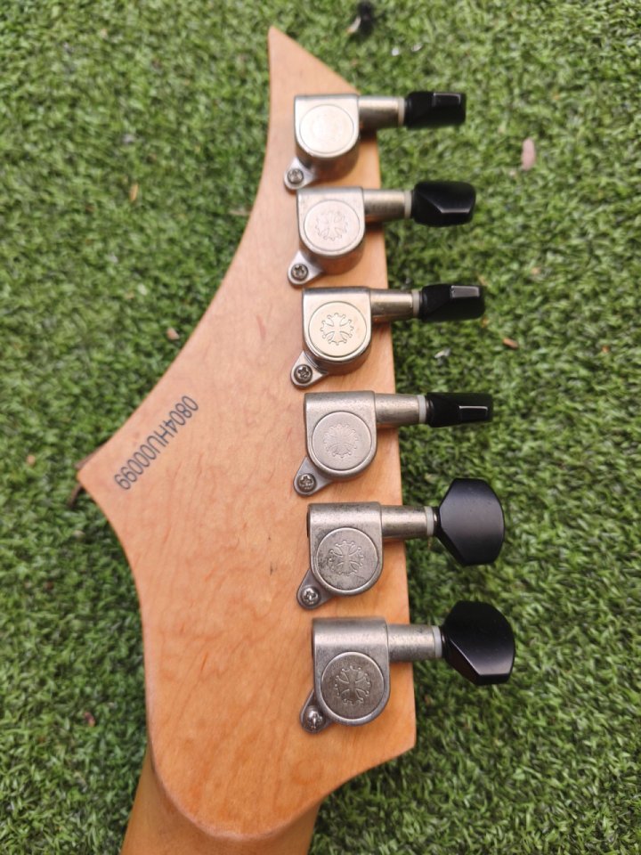 Guitarra Lag Arkane Blk de segunda mano · Foto 9 de 9 · Alicante · 195 €