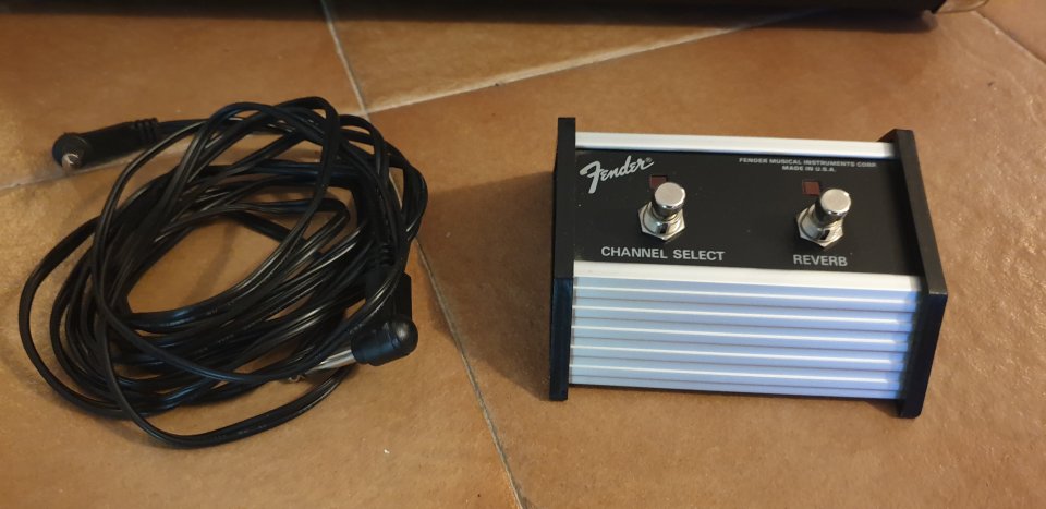 Amplificador Fender Deluxe 112 plus