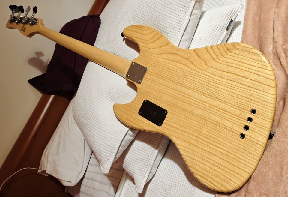 Sire Marcus Miller V7 Vintage Swamp Ash NAT Fretless de segunda mano · Foto 6 de 10 · Lugo · 750 €