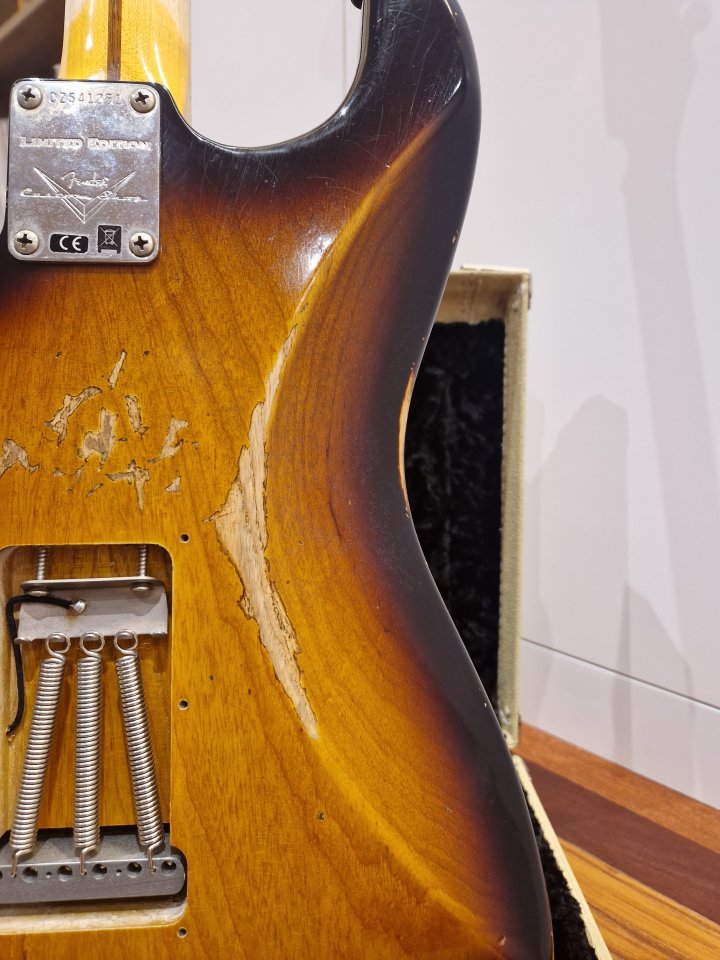 Fender Custom Shop 1955 Stratocaster heavy relic 2TS (2023) de segunda mano · Foto 10 de 10 · Pontevedra · 3499 €