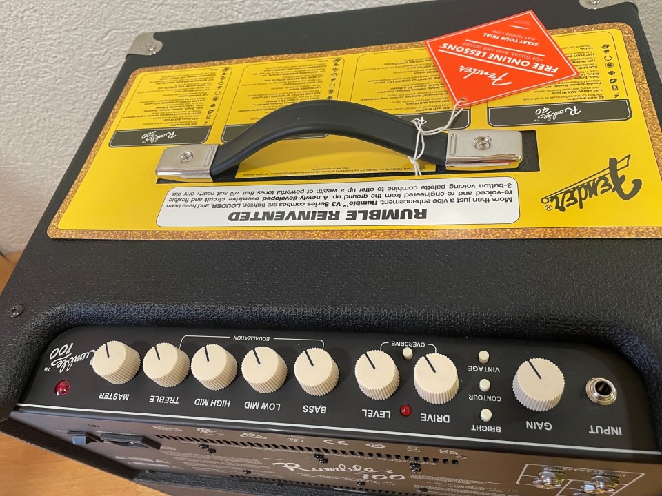 Amplificador de bajo Fender Rumble 100 de segunda mano · Foto 2 de 10 · Tarragona · 295 €