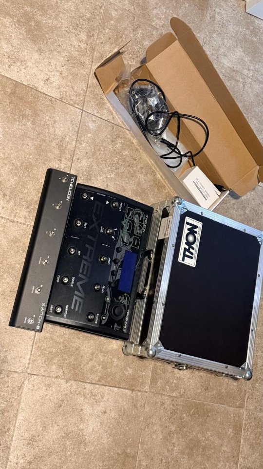 TC-Helicon VoiceLive 3 Extreme Bundle de segunda mano · Foto 4 de 7 · Cáceres · 450 €