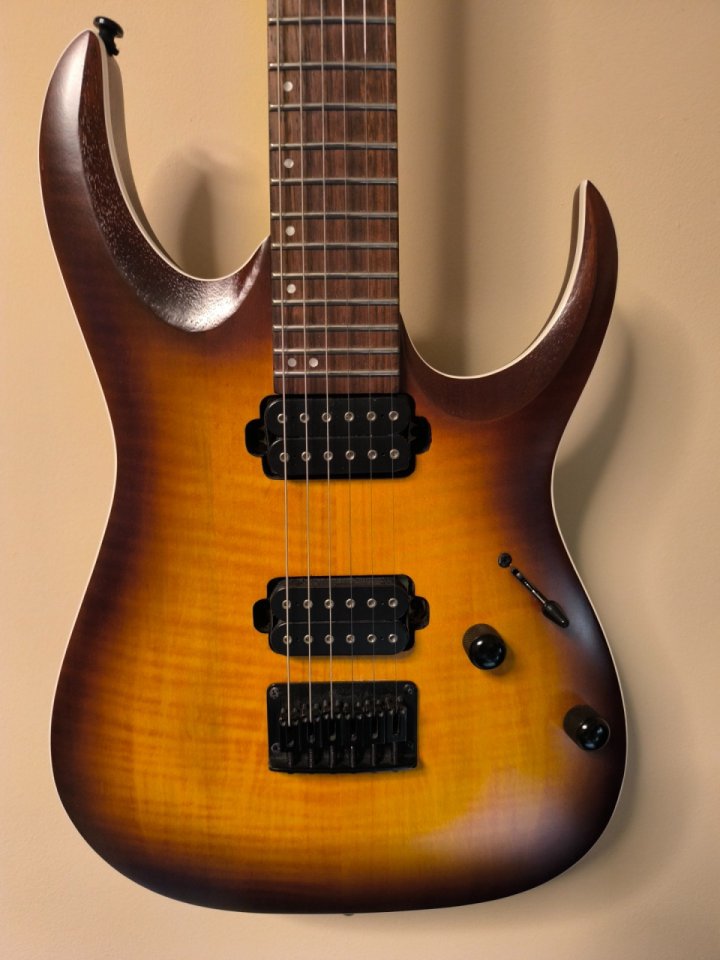 Ibanez rga 42 con Dimarzios D Activator